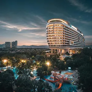三亚海棠湾仁恒皇冠假日度假酒店（网红无边际泳池） ***** 三亚